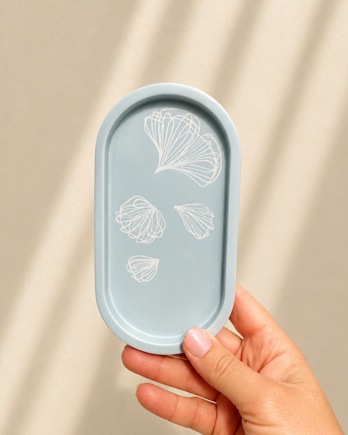 Oval bakke med motiv
