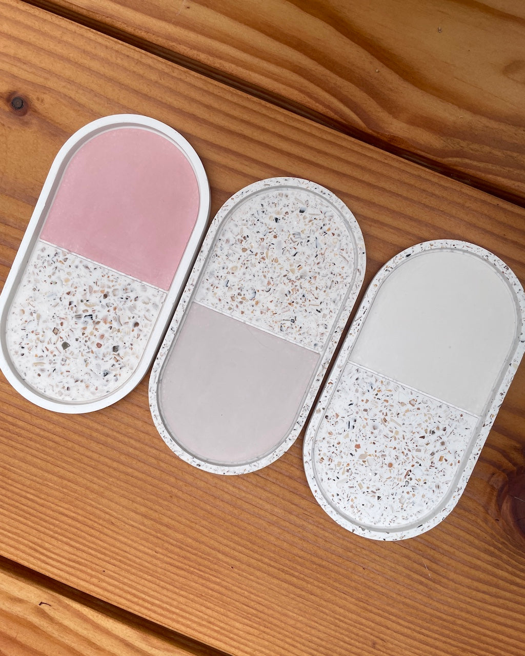 Oval bakke - Duo beige med muslingeskaller
