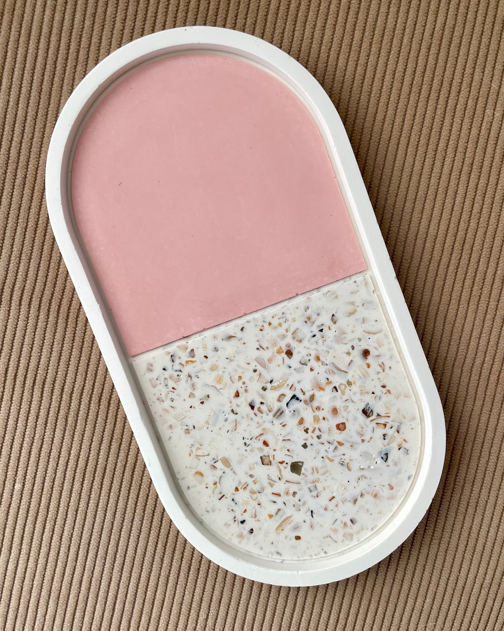 Oval bakke - Duo rosa med muslingeskaller