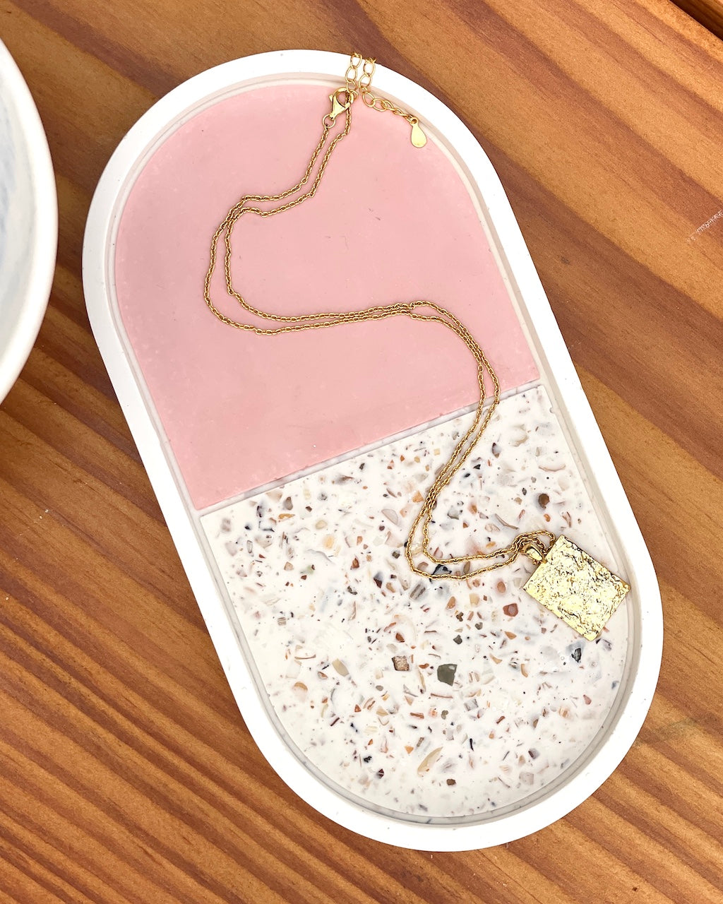 Oval bakke - Duo rosa med muslingeskaller