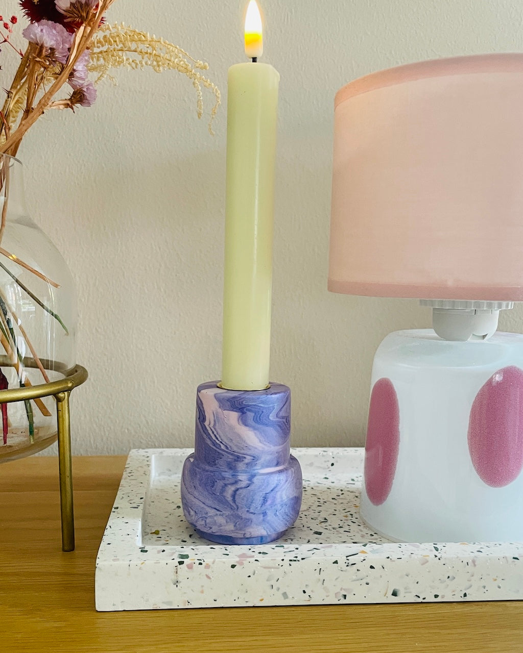 Molly stand - Black with white marble