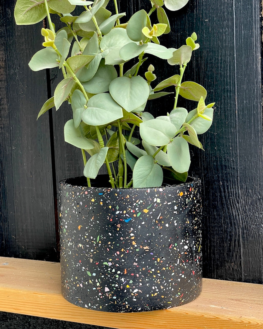 Potteskjuler - Sort med terrazzo
