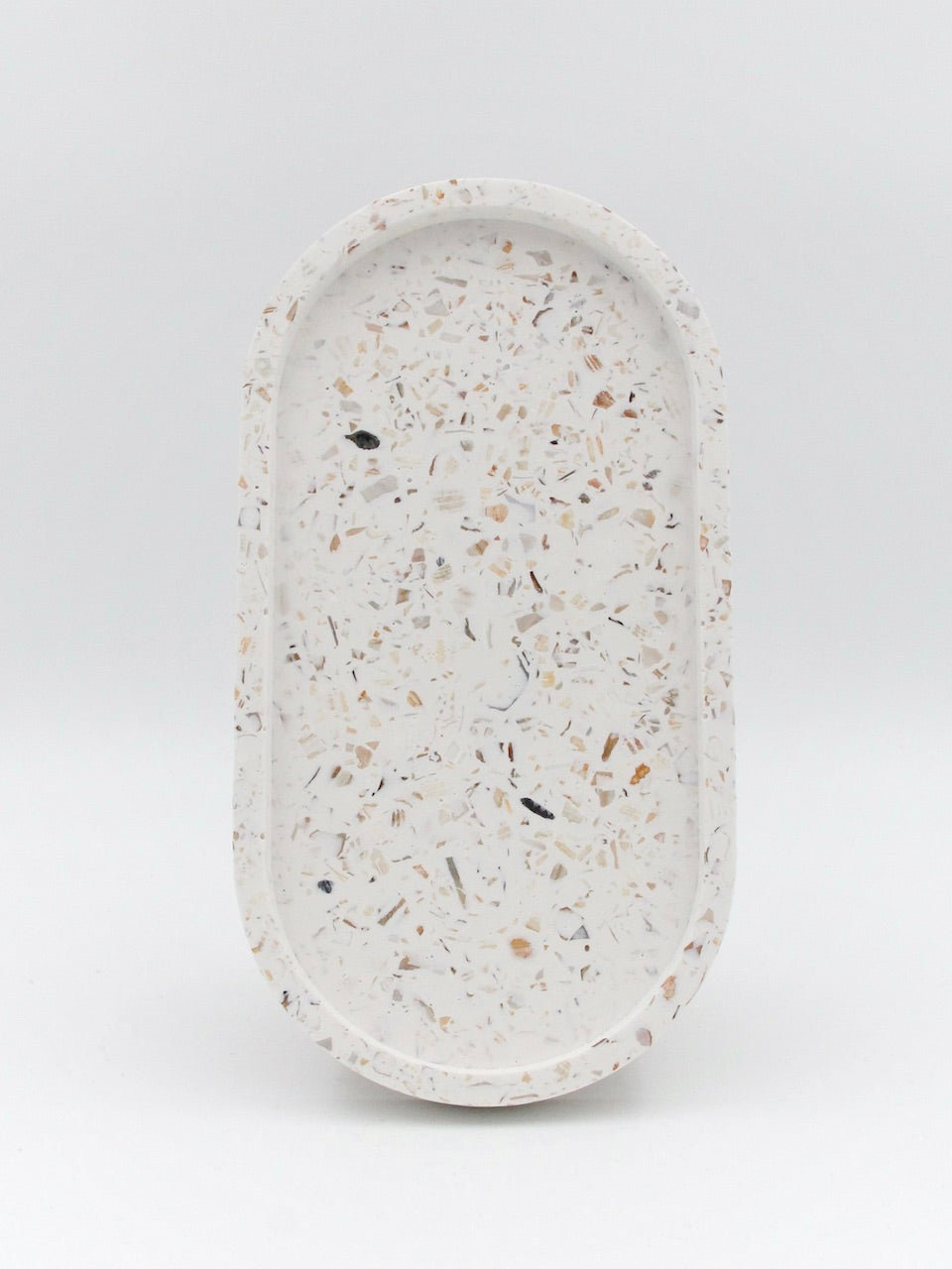 Klassisk oval bakke med muslingeskaller