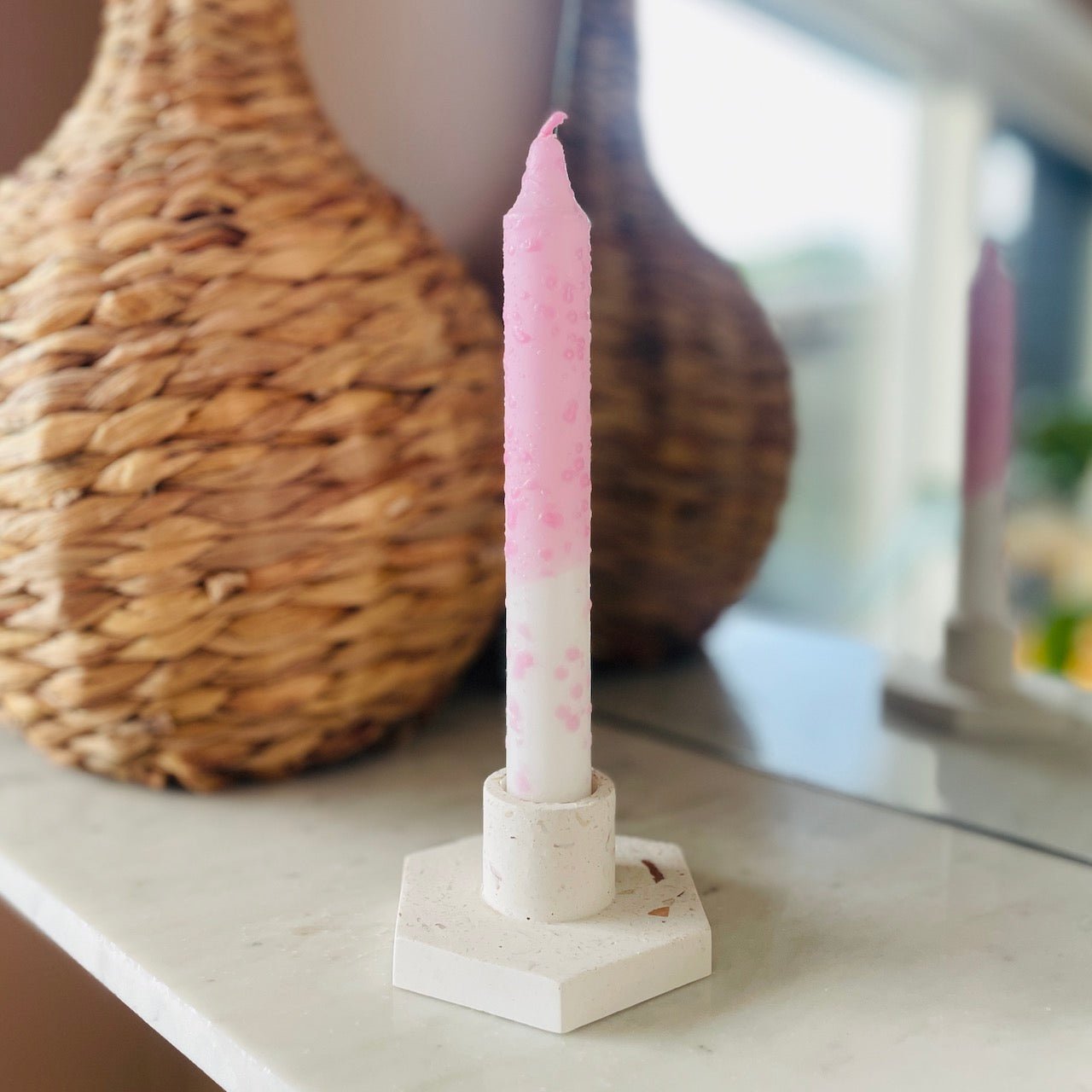 Ljus - Rosa och vitt med prickar