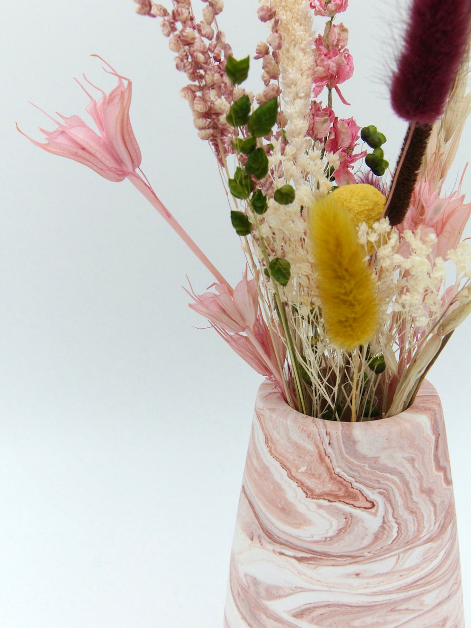 Vase med buket - Terracotta marmor