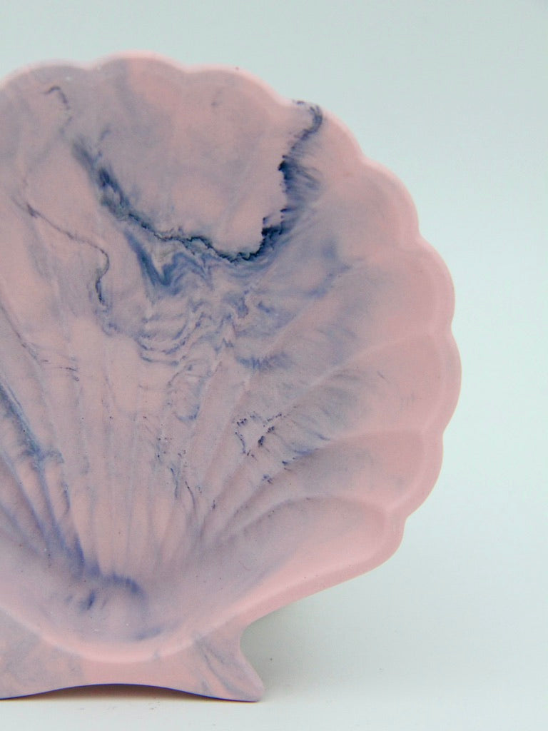 Klassisk muslingeskal i swirl pastel