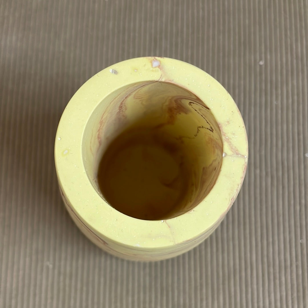 Candle holder