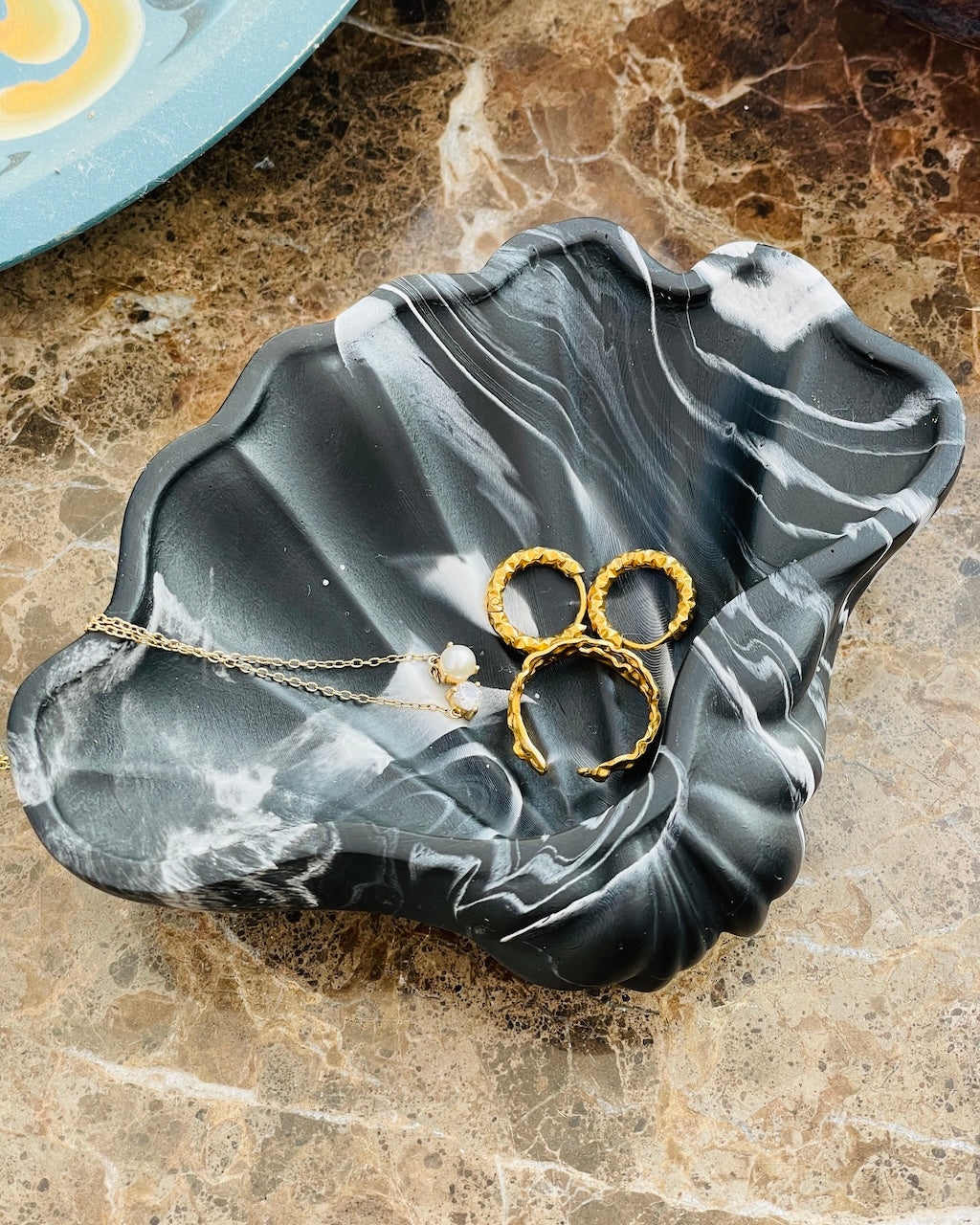 Amy seashell - Blue marble