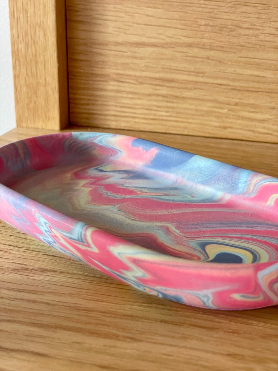 Oval tray