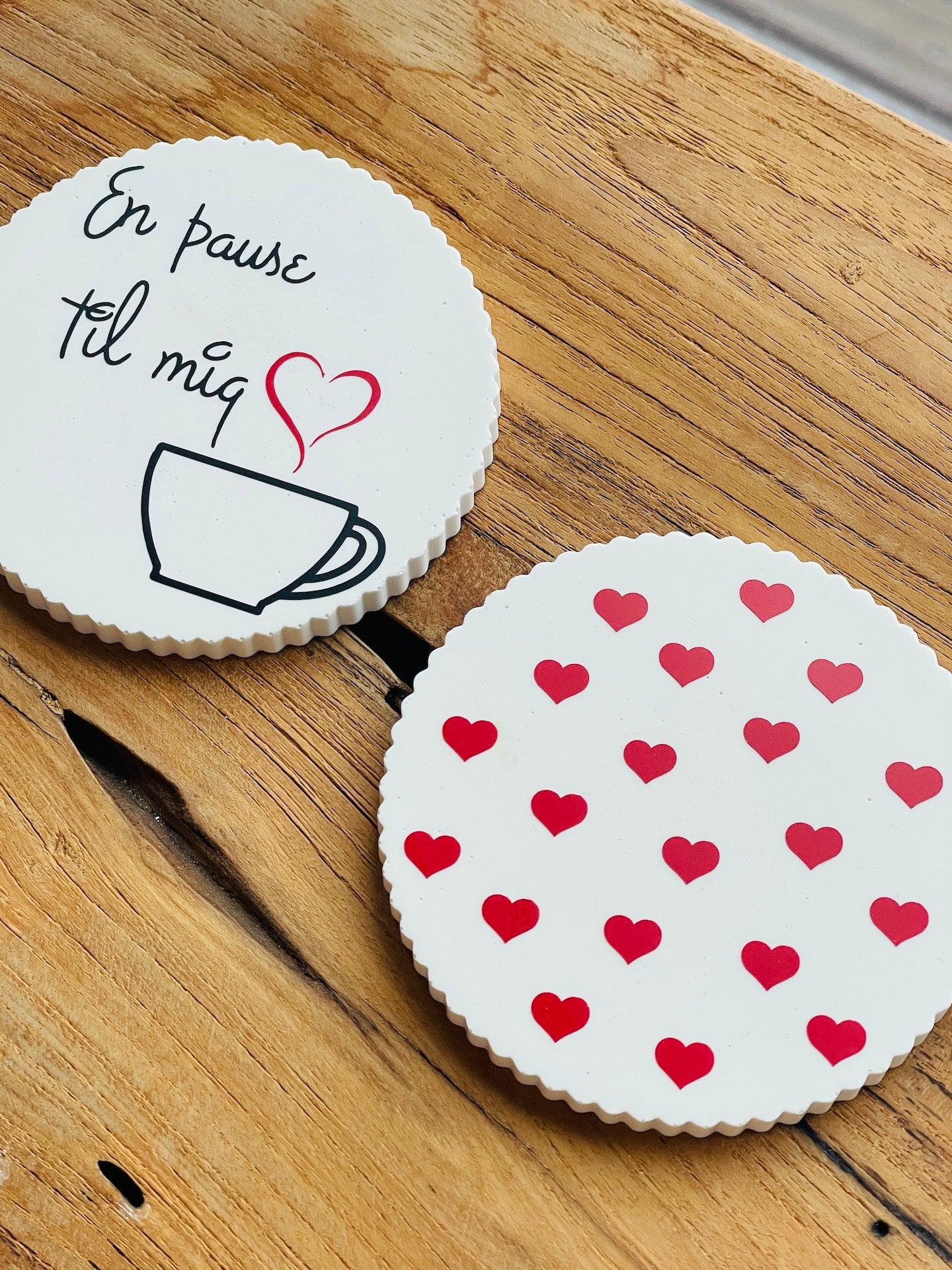 Bordskåner - Med kaffekop