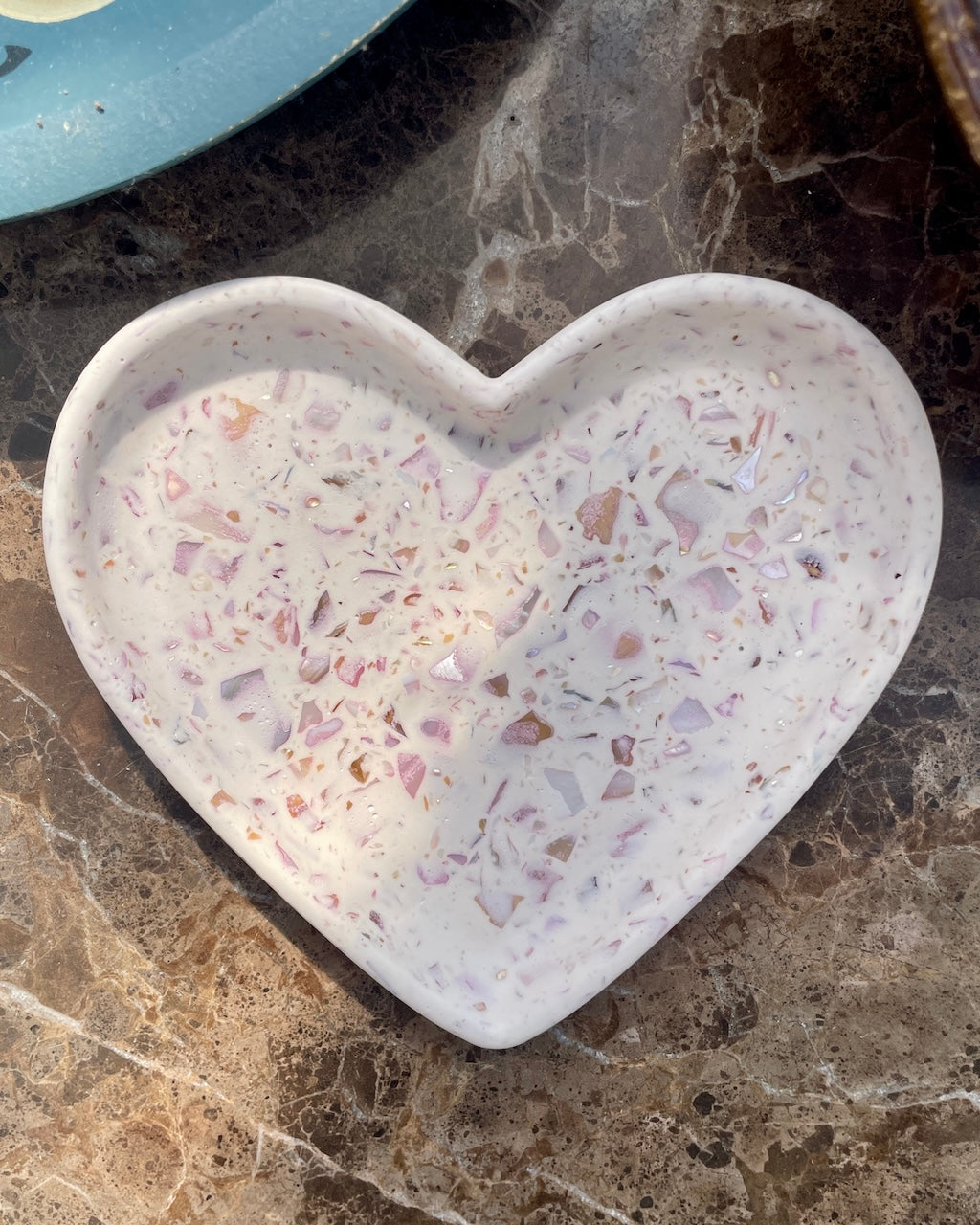 Heart - Pink marble chips