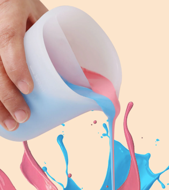 Split pouring cup 
